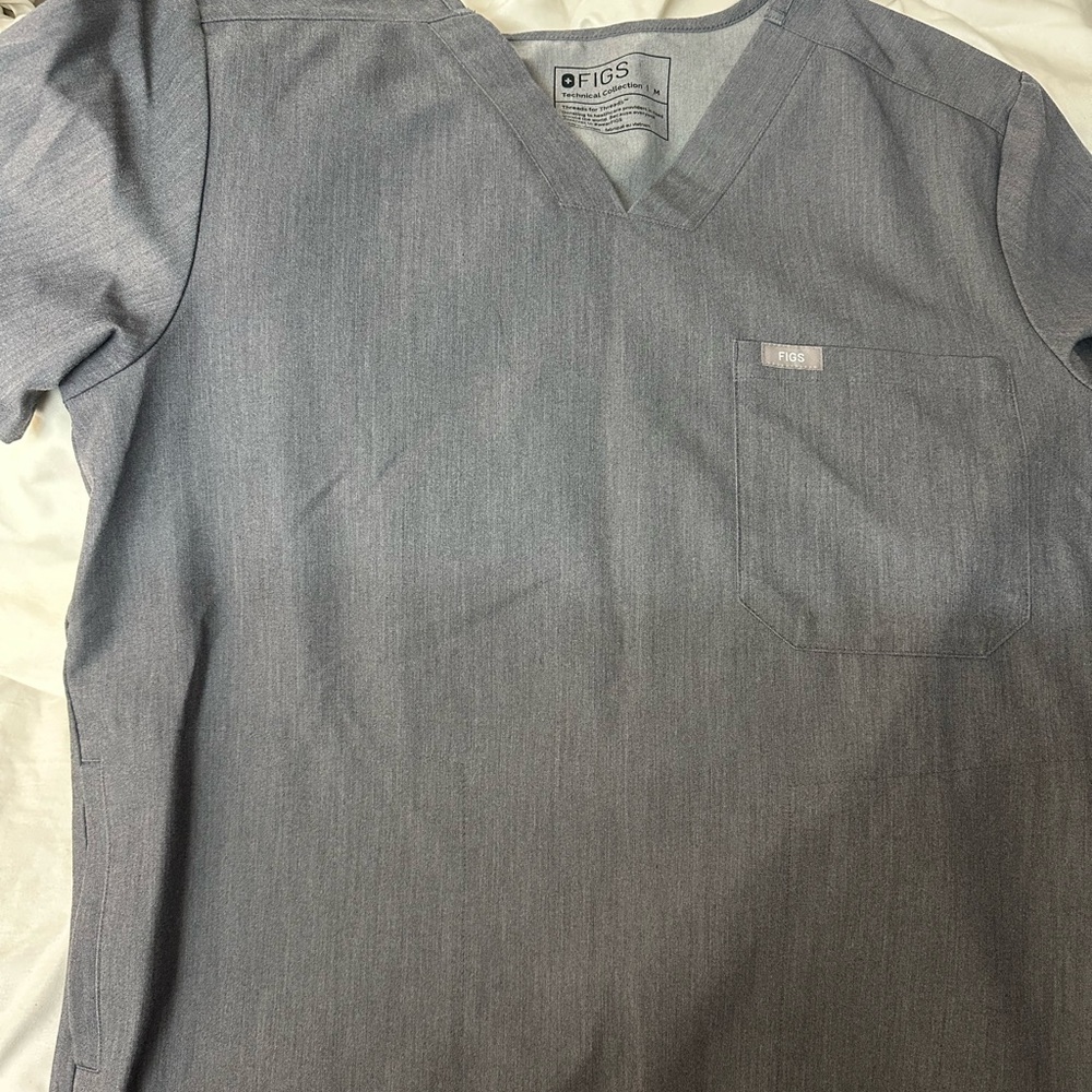 Figs Grey Top With Side Hidden pockets Size M